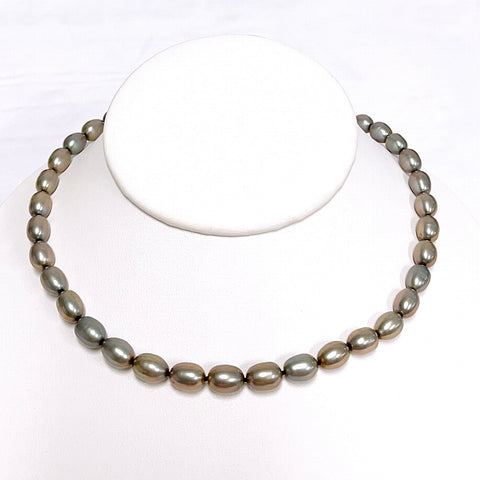 Necklace MARI - light green pearls (N399)