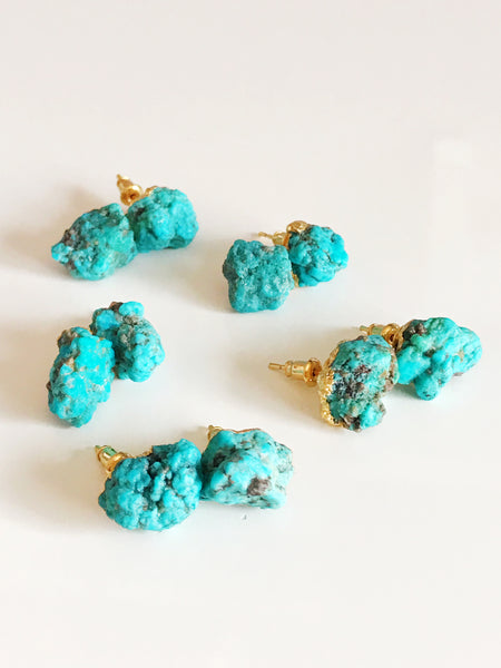 Raw turquoise stud earrings (E433)