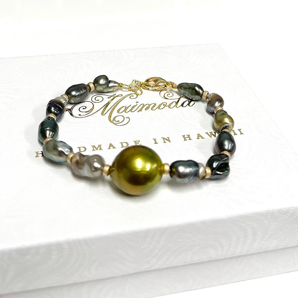 Bracelet Mayra - pistachio & large keshi Tahitian pearls (B507)