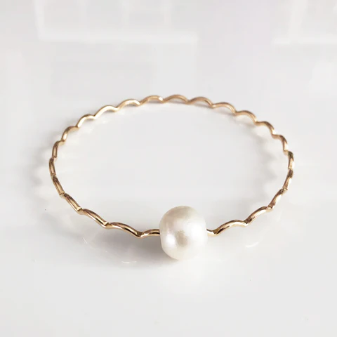 Bangle UNAHI - white Edison pearl (B429)