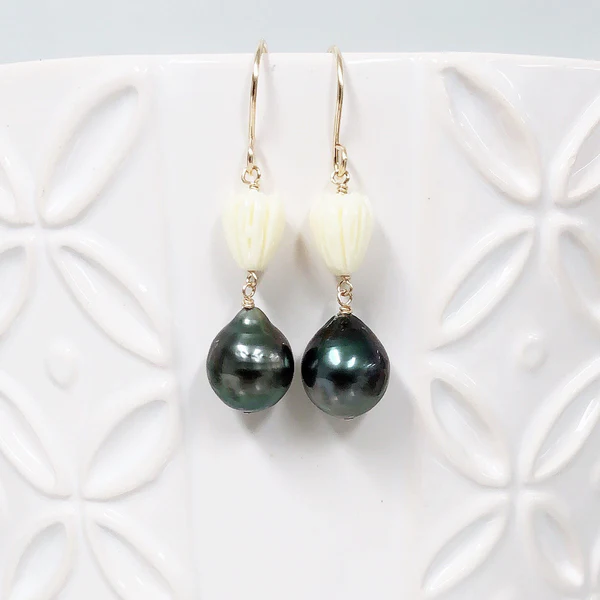 Pikake dangle earrings - tahitian pearls (E564)