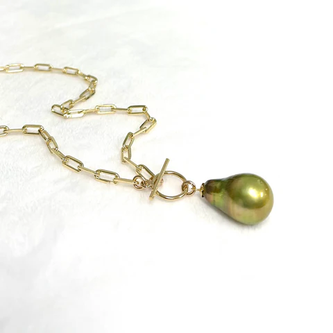 Necklace ARIELLA - pistachio Tahitian pearl (N386)