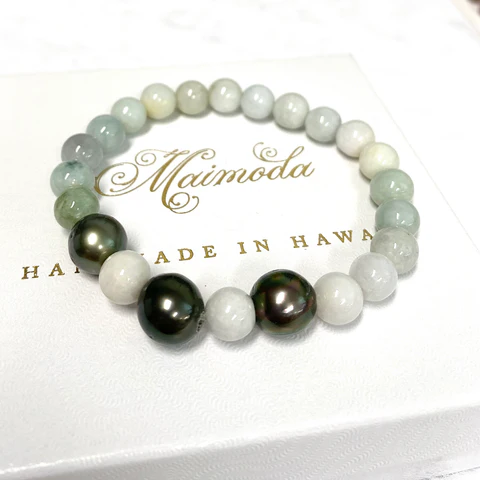 Stretchy bracelet - jade & Tahitian pearls (B477)