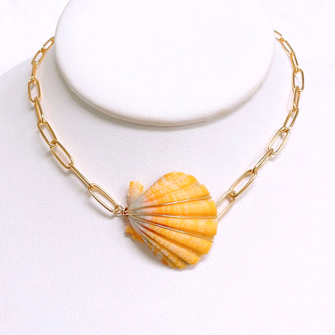 Sunrise shell choker - large shell (1-1.25”)