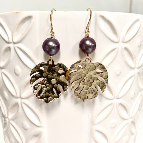 Monstera dangle earrings - purple Edison pearls (E577)