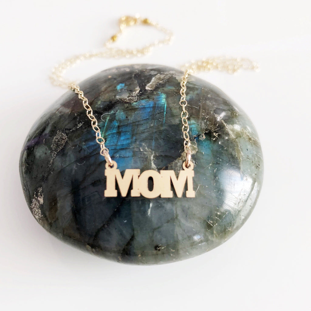 MOM pendant necklace (N277)