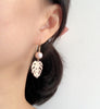Monstera dangle earrings - pink pearls (E496)