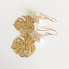 Monstera dangle earrings - pink pearls (E496)