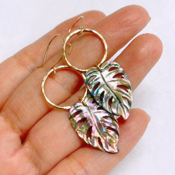 Earrings Willa - abalone shell monstera (E632)