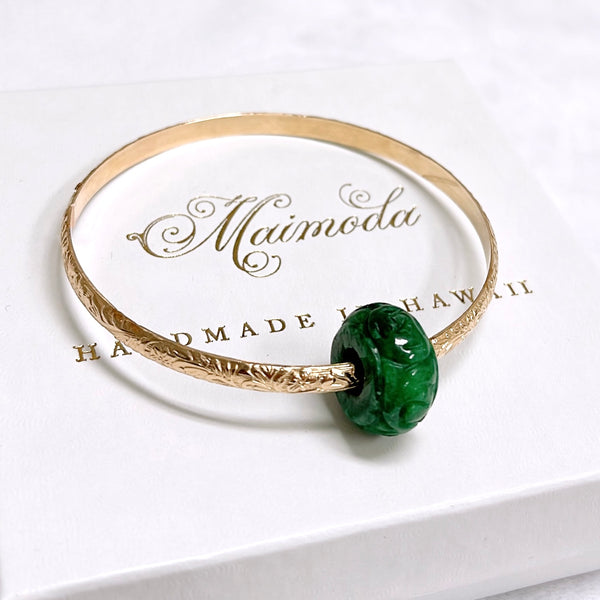 Bangle ALII - rondelle carved jade bead (B566)