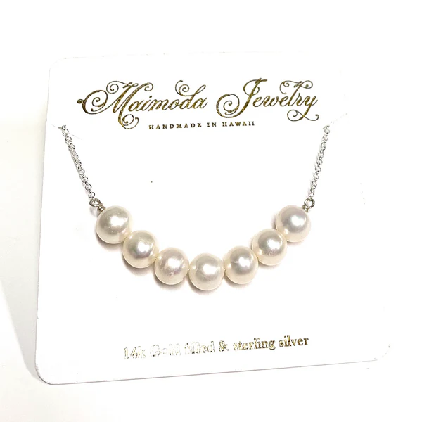 Necklace Tehina - white pearls (N117)