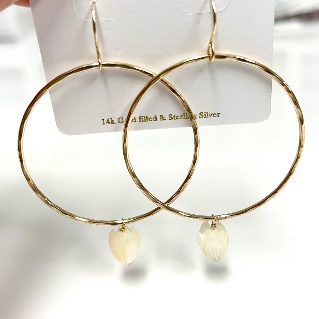 Earrings LULU -  MOP Pikake ( E609)