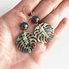 Small Abalone shell monstera earrings - tahitian pearl (E541)