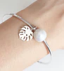 Monstera bangle - white pearl (B410)